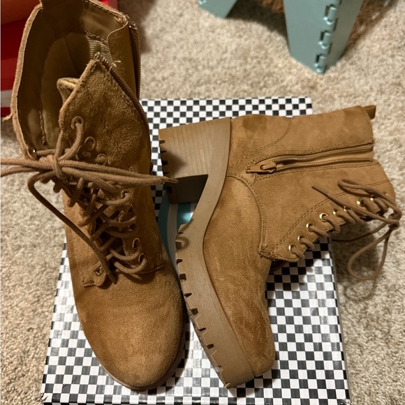 Heeled boots - boutique brand - Picture 1 of 2